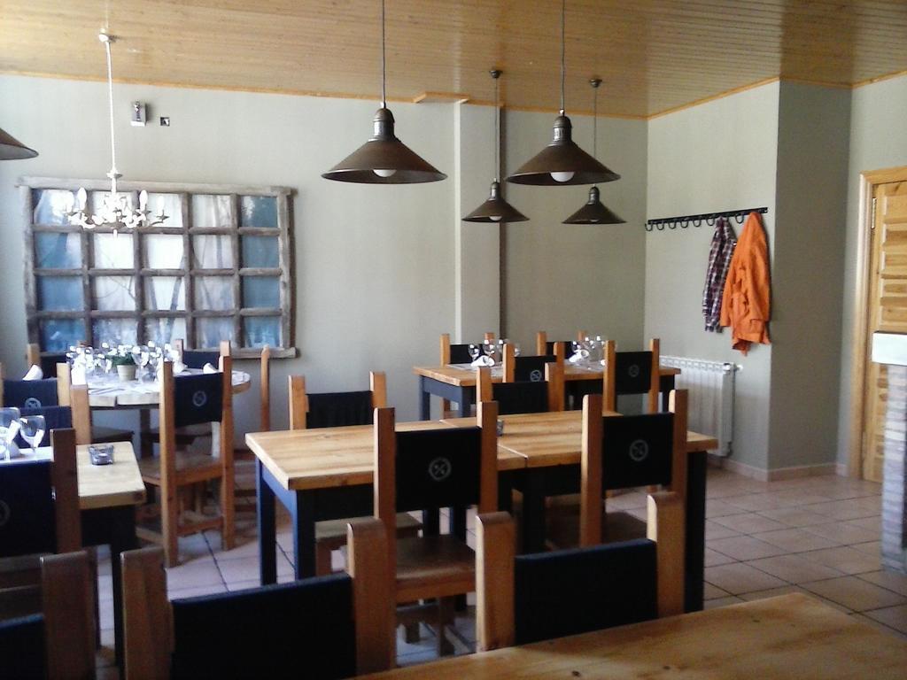 Hostal Royuela Ngoại thất bức ảnh